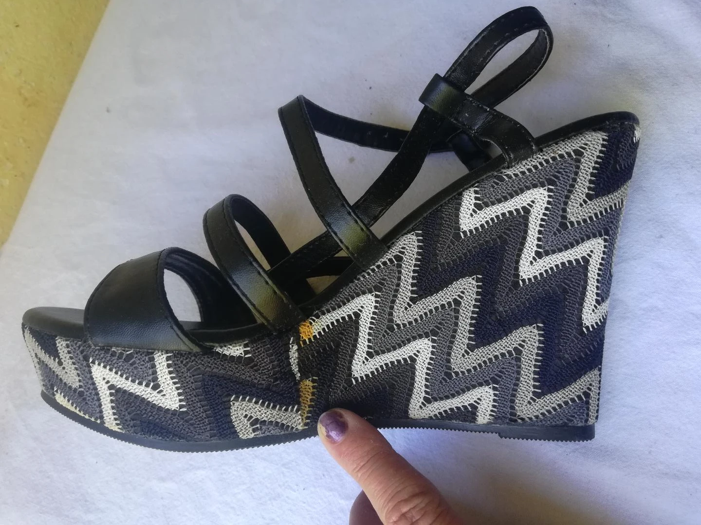 Sandalias negras de tacón compensado bicolor negro/gris talla 38-nuevas (defecto) – photo 17